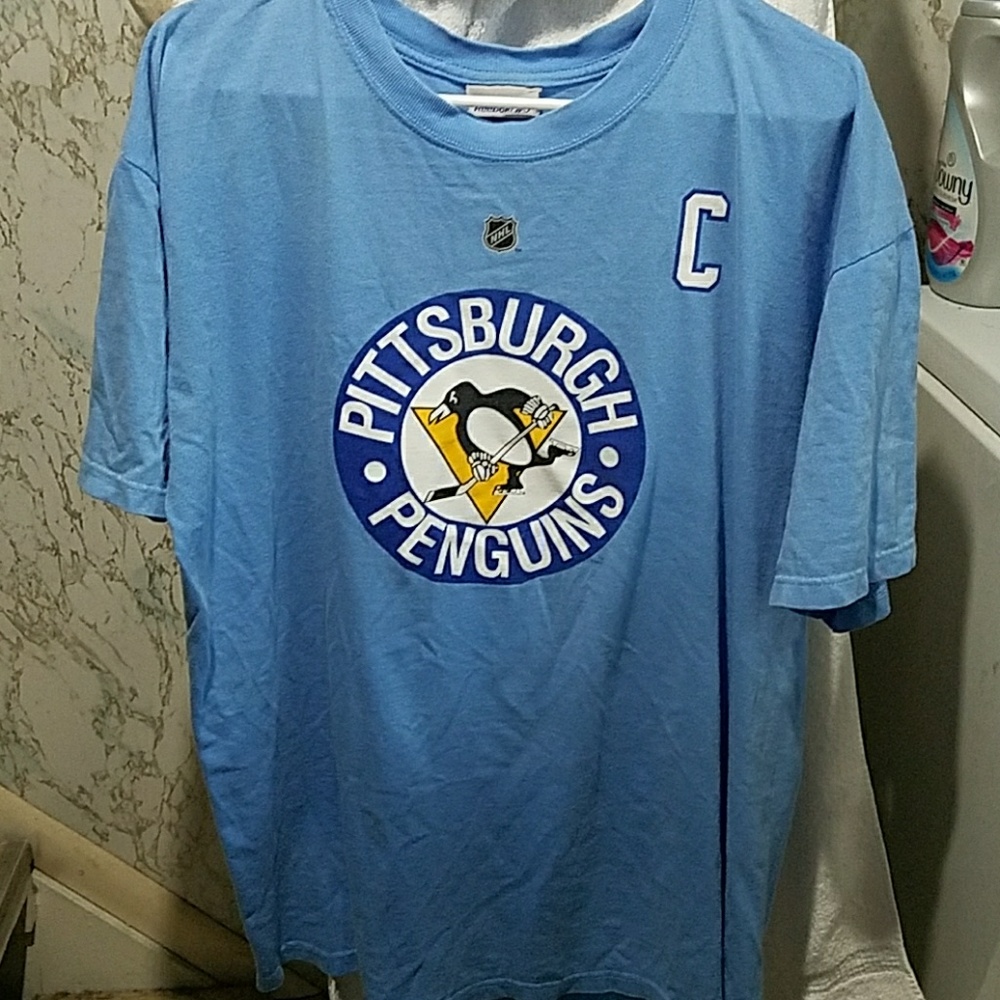 Amazing authentic CROSBY t-shirt